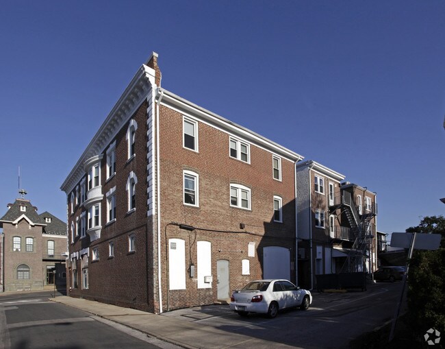 876 W Lancaster Ave, Bryn Mawr, PA 19010 Apartments Bryn Mawr, PA