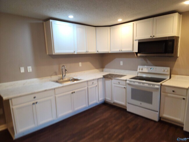 Building Photo - 3214 Clopton St SW