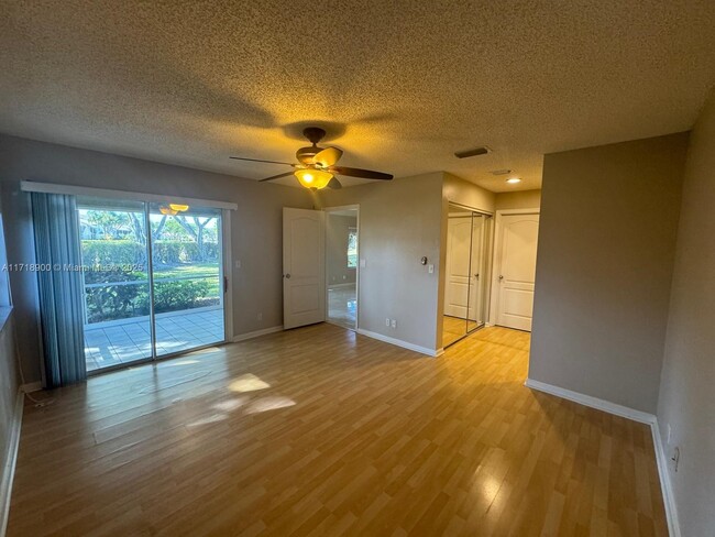 Foto del edificio - 9238 Vineland Ct