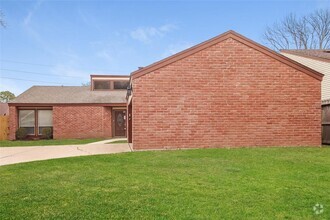 Building Photo - 15914 Heron Gate Dr