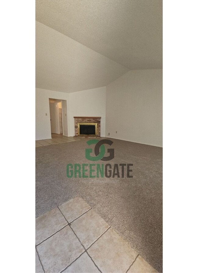 Foto del edificio - 3 BEDROOM 2 BATH HOME MOVE IN READY IN North MODESTO!