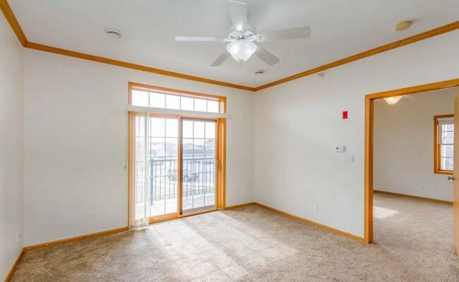 Building Photo - 1 Bedroom Condo Available August 1st, 2026