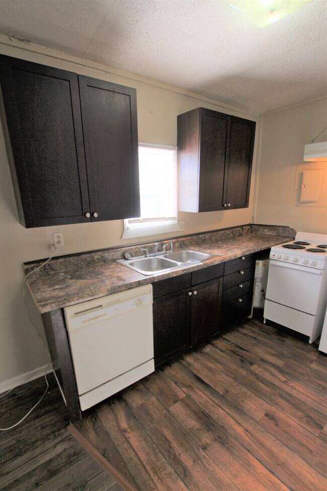 Foto del edificio - Coming Soon: 2 Bedroom, 1 Bath (Plus Bonus...