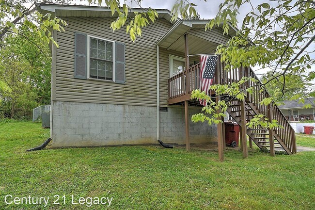 Foto del edificio - 3 br, 1 bath House - 303 Moorland Dr