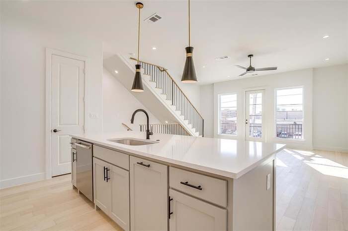 2nd Flr Kitchen - 711 W Abram St