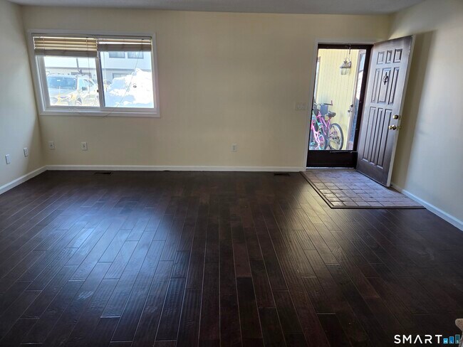 Foto del edificio - 27 Crows Nest Ln