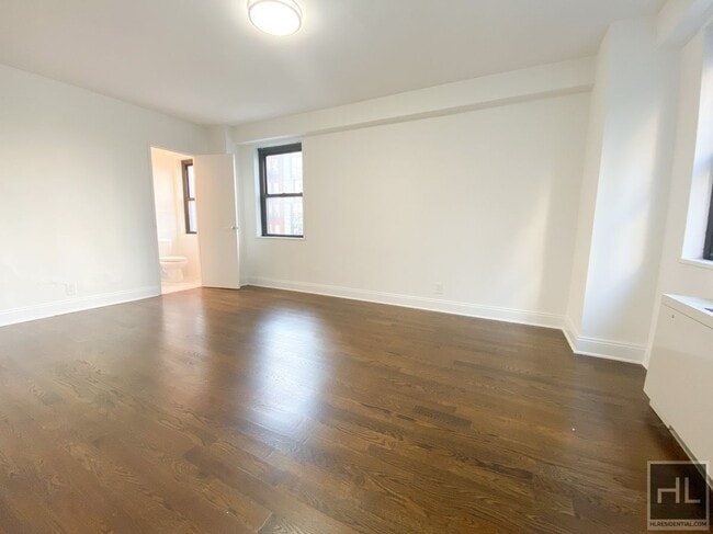 Building Photo - East 89 Street