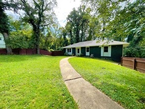 Building Photo - 44 Wake Robin Way
