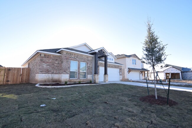 Building Photo - 10235 Six Shooter Ln