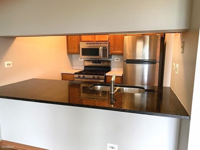 Building Photo - 2 br, 2.5 bath House - 1473 Golfview Dr