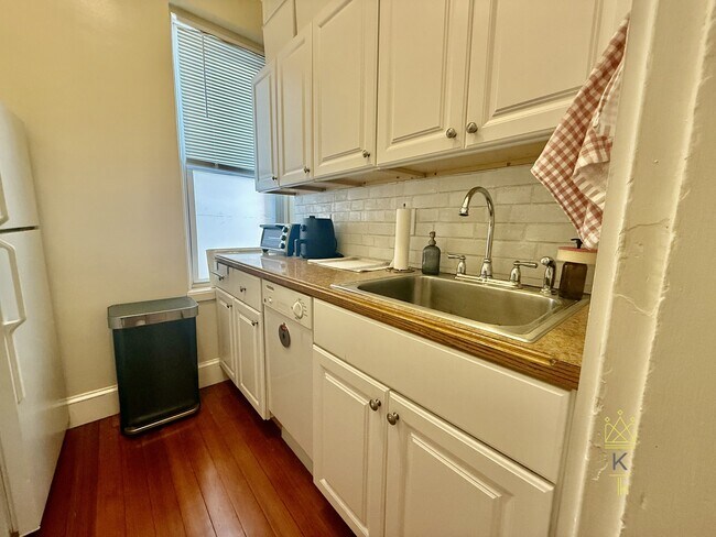 Foto del edificio - 1477 Beacon St