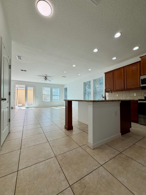 Foto del edificio - 11320 Jasper Kay Terrace