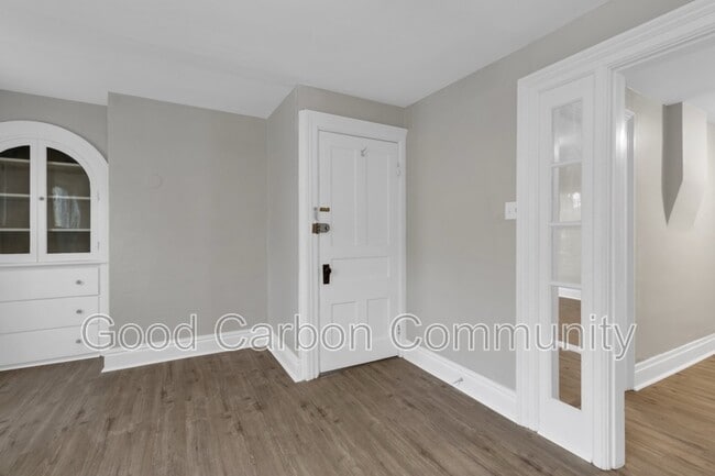Building Photo - 246 Tremont St