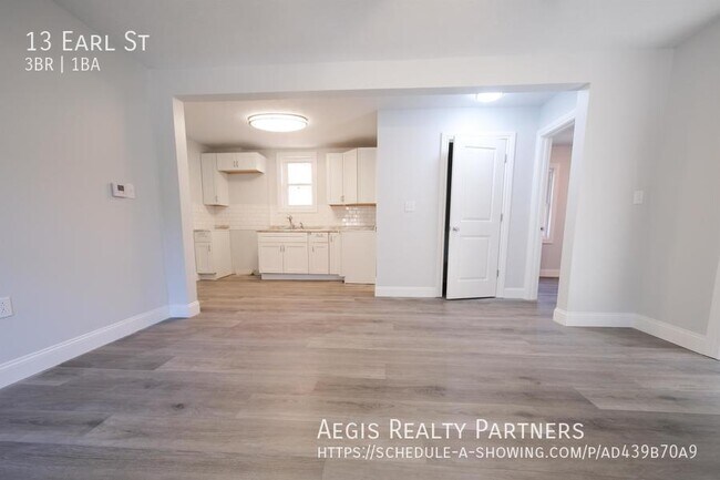 Building Photo - COMPLETELY RENOVATED HOUSE (3 BED 1 BATH)