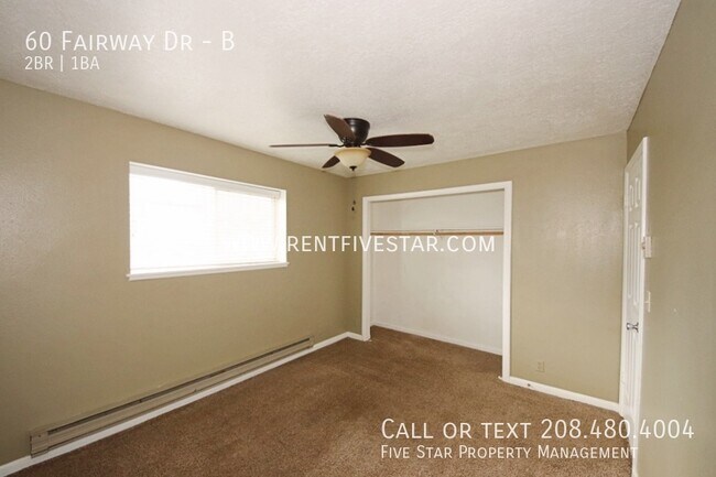 Foto del edificio - 60 Fairway Dr
