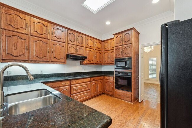 Building Photo - 3014 Stonehenge Ln