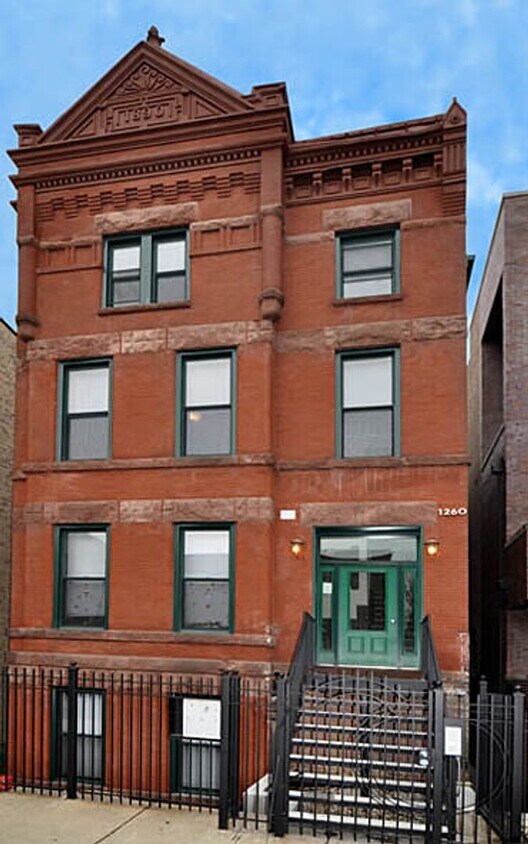 Nice Wicker Park 2 Bed. Big Bedrooms. All New. Close to the EL. Laundry. Free Internet. Patio Space. - Nice Wicker Park 2 Bed. Big Bedrooms. All New. Close to the EL. Laundry. Free Internet. Patio Space.