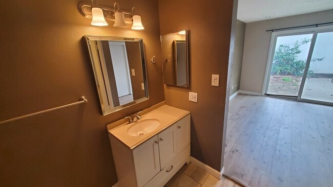 Building Photo - 2612 El Goya Dr