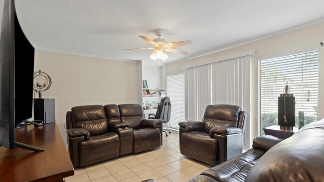 Foto del edificio - 14777 Wunderlich Dr