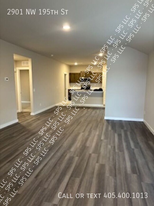 Foto del edificio - 2901 NW 195th St