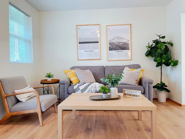 Building Photo - 226 Paradise Dr