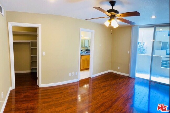 Master bedroom - 6140 Monterey Rd