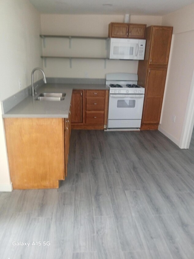 Primary Photo - 45627 Deglet Noor St