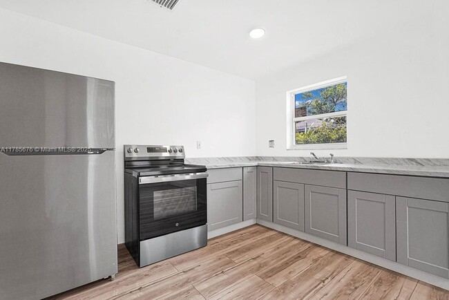 Foto del edificio - 128 NW 61st St