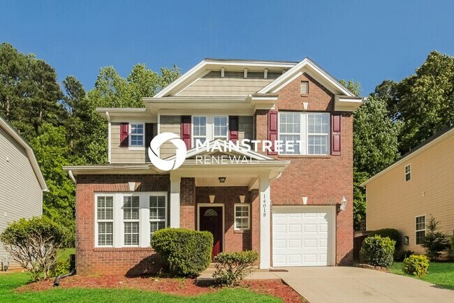 Building Photo - 4 Bedroom Pet-Friendly Home in Charlotte, NC with Main Street Renewal