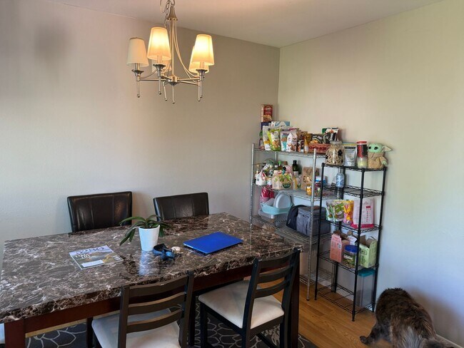 Foto del edificio - Well-Maintained 3-Bedroom on Quiet Cul-de-...