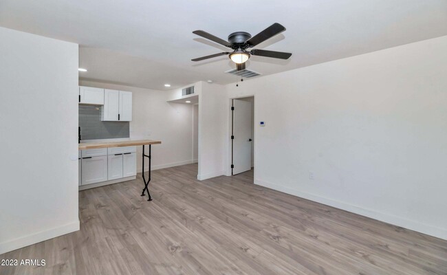 Building Photo - 1417 S Rita Ln