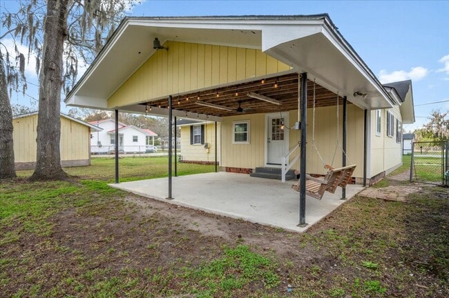 Building Photo - Charming 3-Bedroom Home with Large Fenced Yard in Richmond Hill!