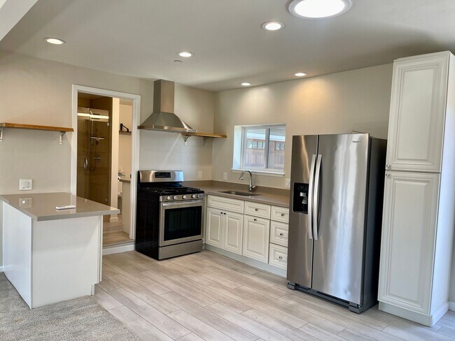 Foto del edificio - Efficient Studio In-Law unit located near downtown Forestville!