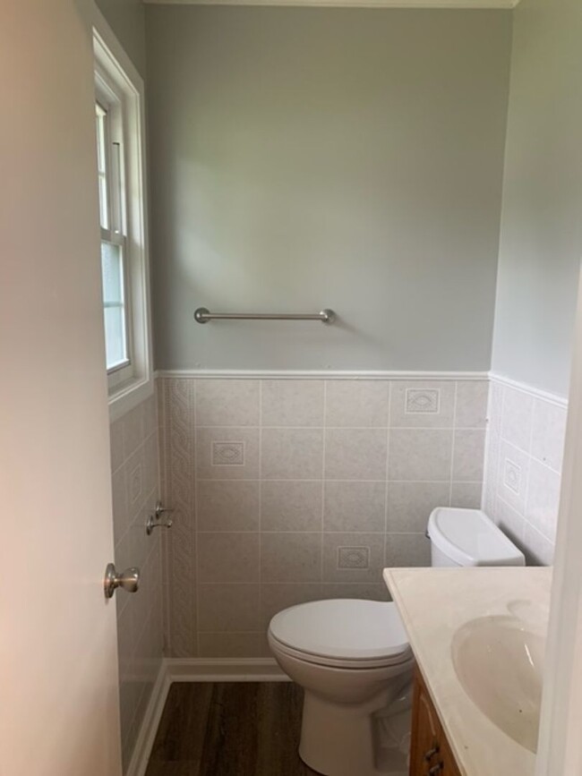 Building Photo - Renovated 3 Bedroom 1.5 Bath Home for Rent!