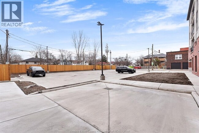 Photo du bâtiment - 840 Wyandotte St E
