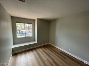 Building Photo - 2804 Oasis Cir