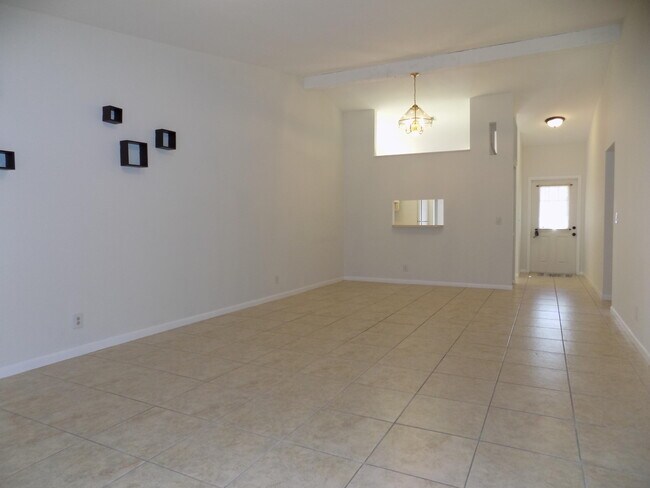Building Photo - 620 Sea Pine Way