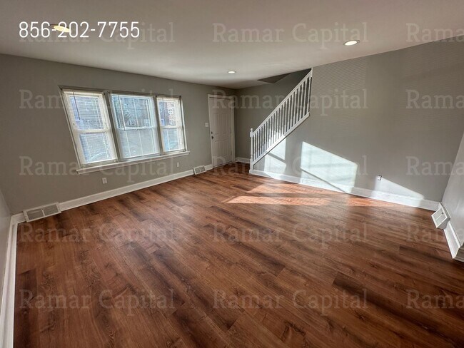 Foto del edificio - East Camden Spacious 3 bedroom Home - Show...