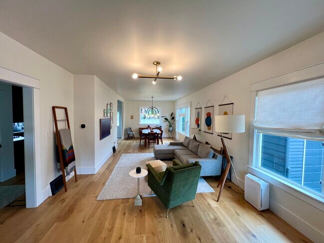 Foto del edificio - 5738 N Denver Ave