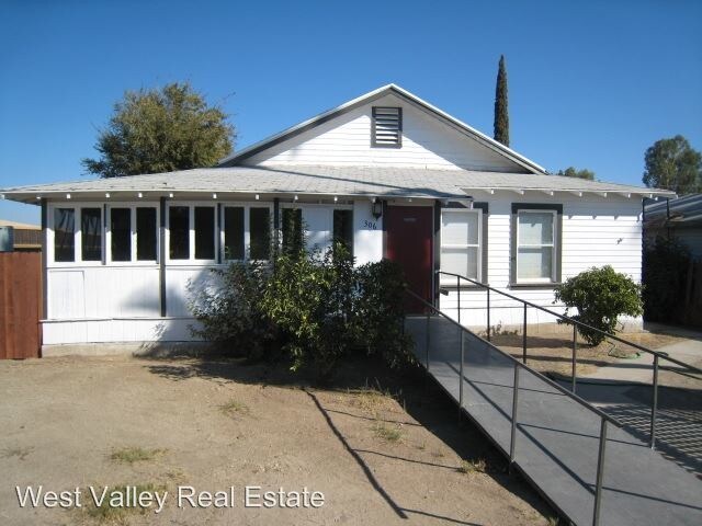 Foto principal - 4 br, 2 bath House - 306 Taylor Street