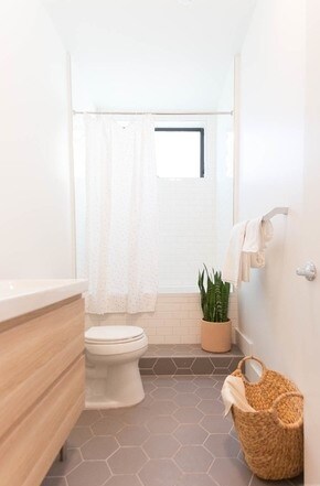 Interior Photo - 132 N Alvarado St