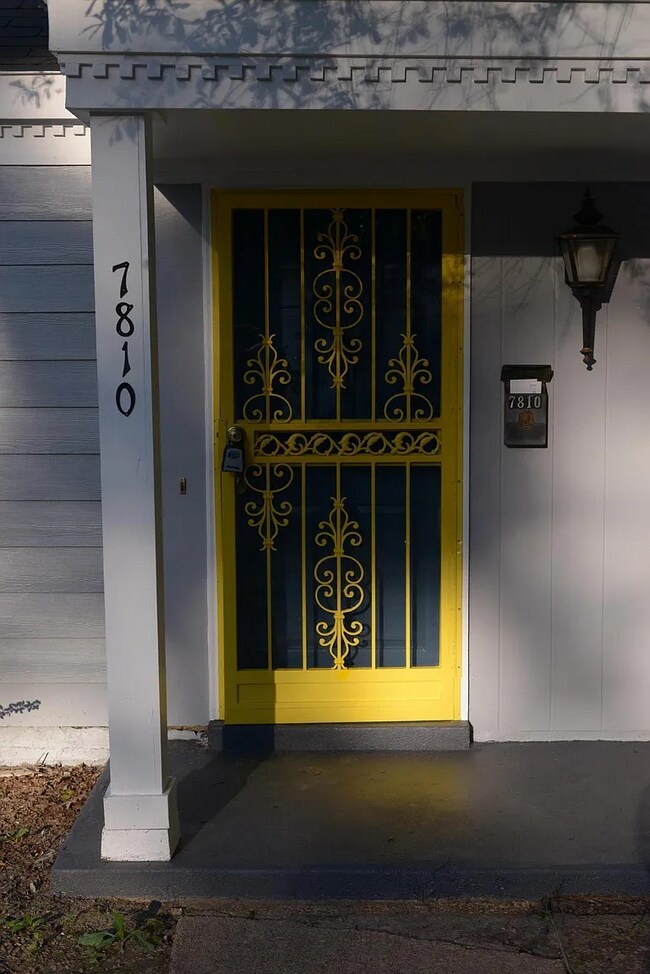 Entrada - 7810 W Navy Cir