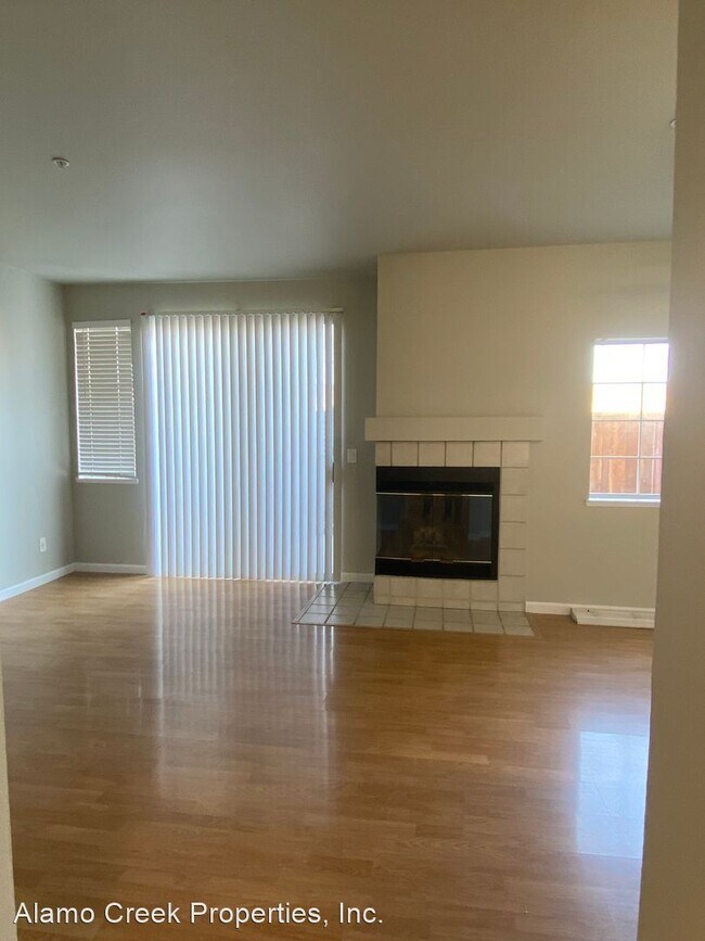 Building Photo - 3 br, 2.5 bath House - 74 Manchester Drive