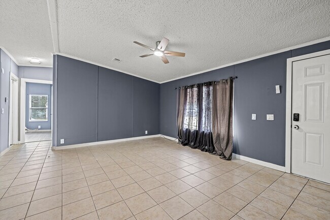 Foto del edificio - 10592 SW Sandalfoot Blvd