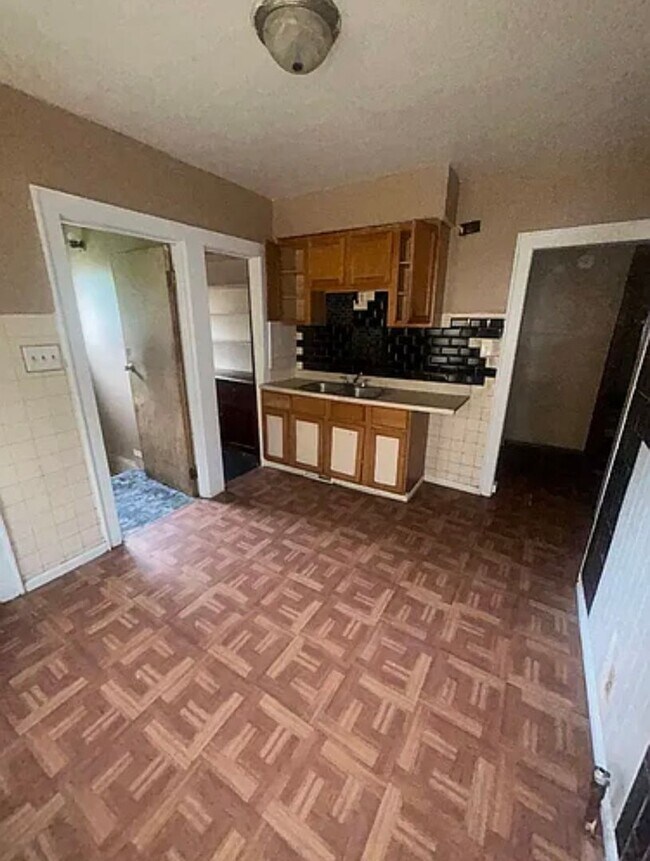 Foto del edificio - 3BEDRM SINGLE FAMILY HOME or DAYCARE AVAIL 6/1