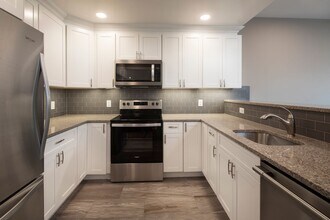 Interior Photo - The Atrium @ Anderson Station: In-Unit Washer & Dryer, Cold Water Included, Fitness Center, and C...