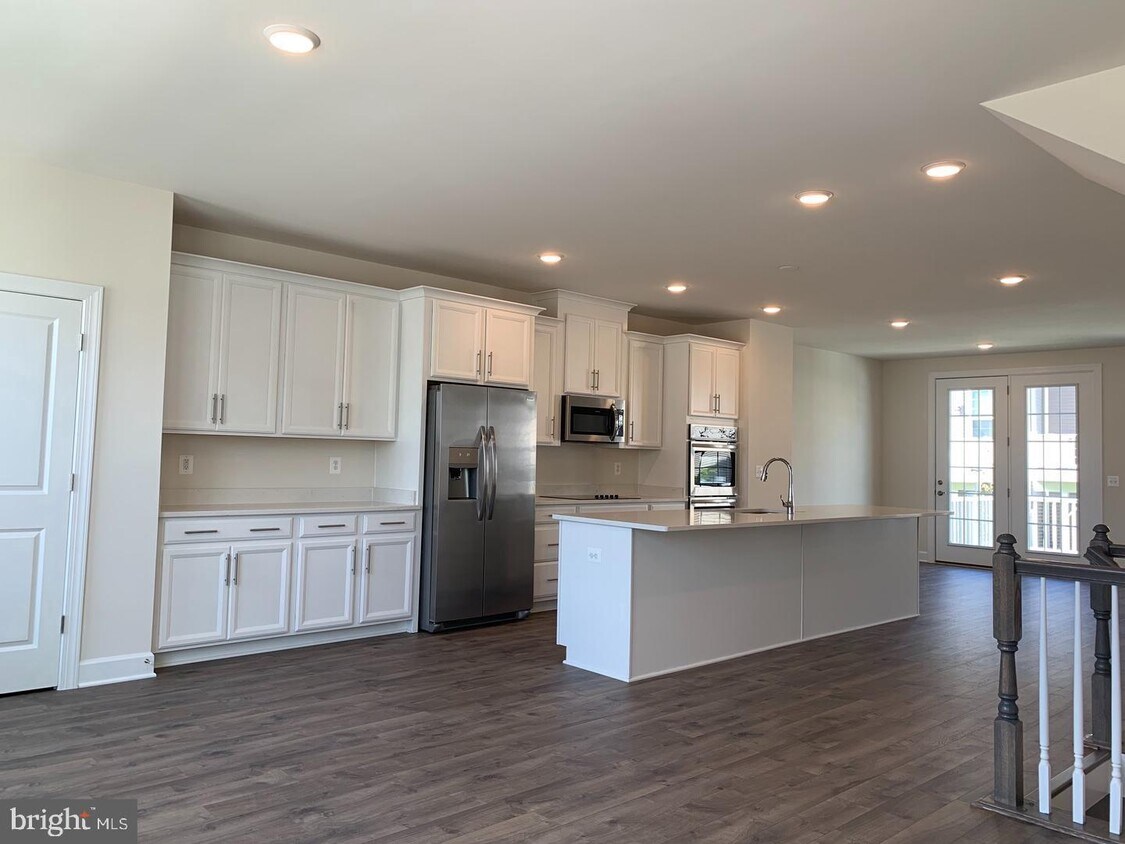 Primary Photo - 10616 Hinton Way