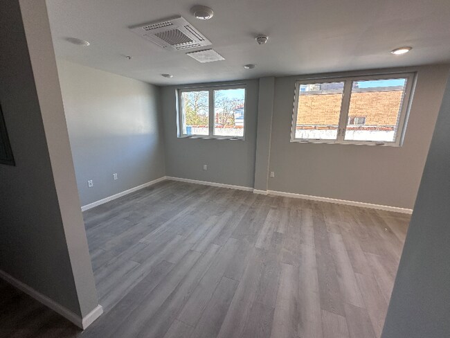 Foto del edificio - 140 S Easton Rd