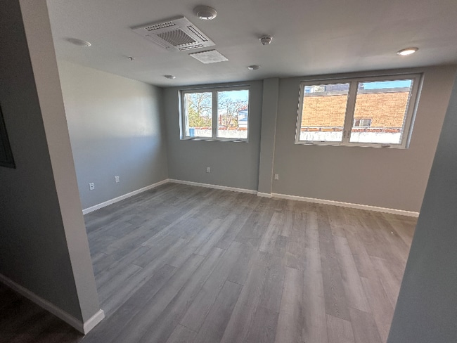 Photo - 140 S Easton Rd House