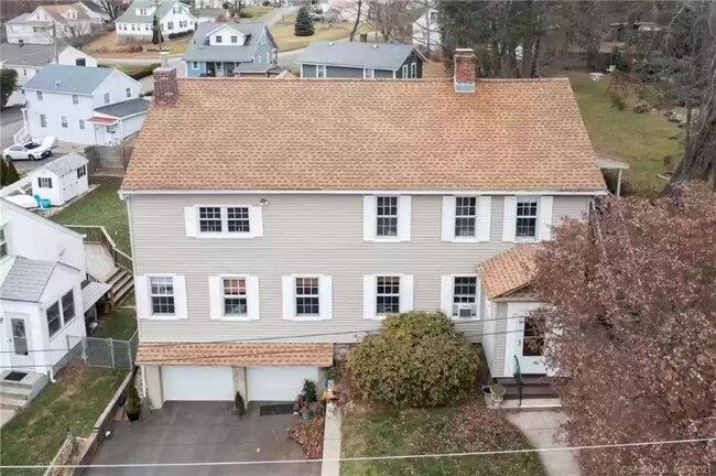 Foto del edificio - 135 Ball Farm Rd